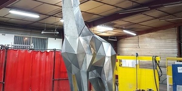 Girafe assemblee en inox
